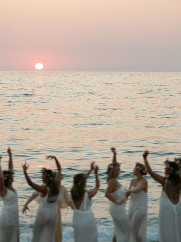 Nymphen tanzen am Meer